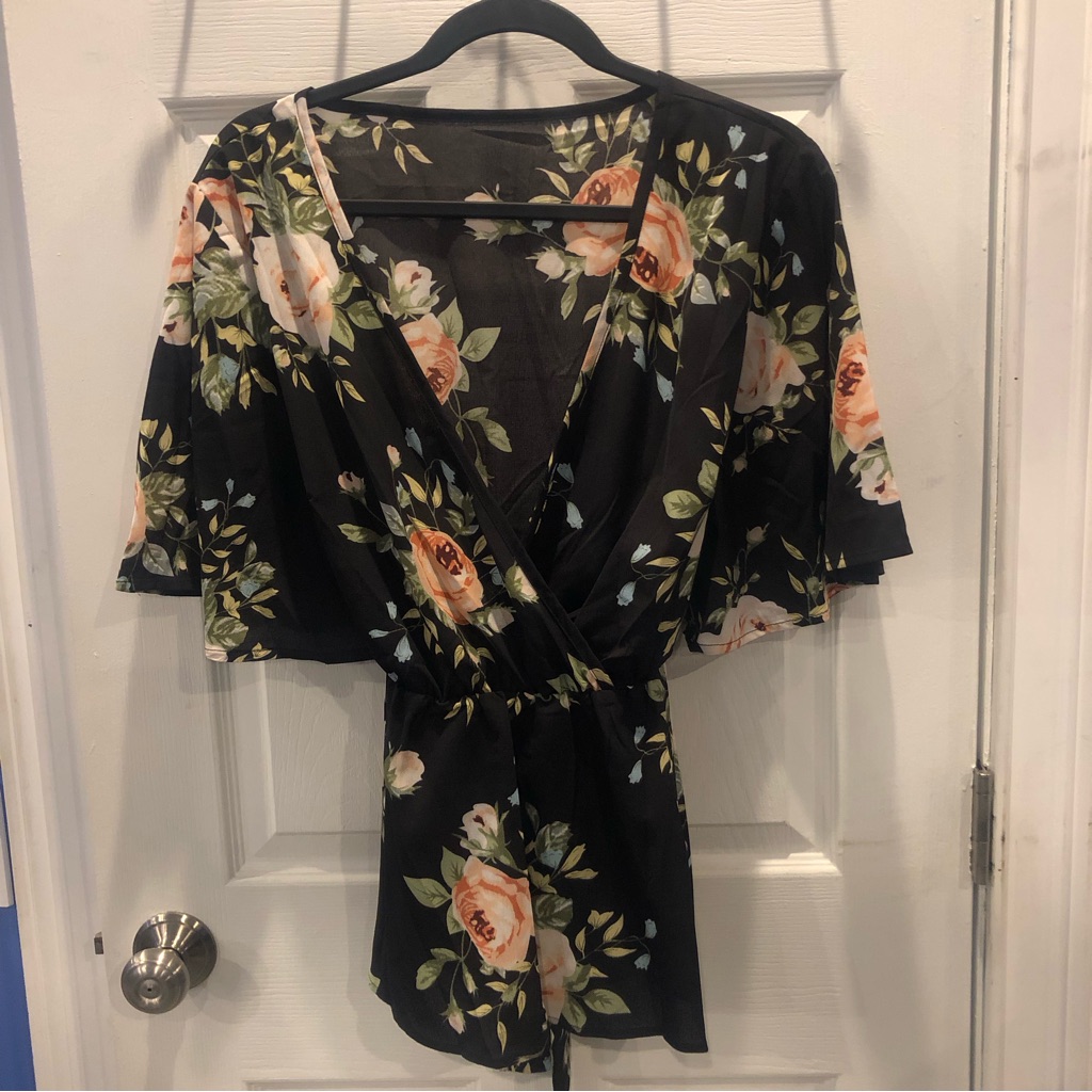 Black Floral Bell Sleeve Blouse 1xl